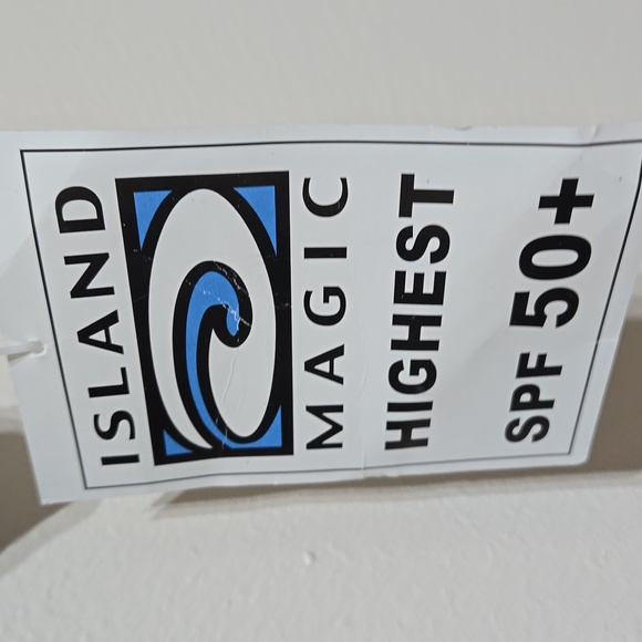 Island Magic Rash Guard - Picture 3 of 5